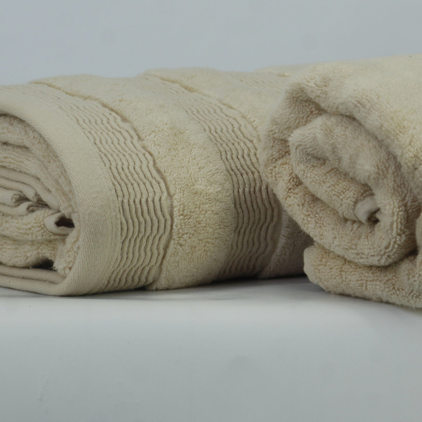 Pure Cotton Bath Towel – Extra Soft, Premium Quality & Long Lasting 650 GSM (Single Piece)| Houston Comfy