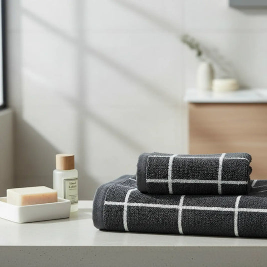 HoustonComfyWhiteStripeBathTowel_600GSM_100_Cotton_Soft_QuickDry_SinglePiece