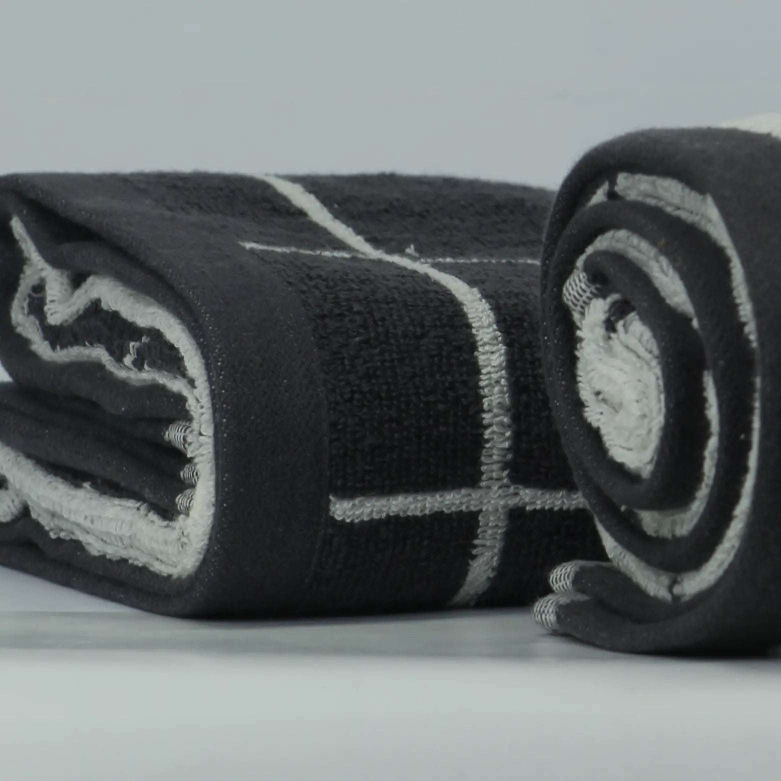 Houston-Comfy-White-Stripe-Bath-Towel_600GSM_100_Cotton_Soft_QuickDry_SinglePiece